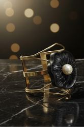 Aurora Pearl Sculpted Bangle