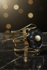 Aurora Pearl Sculpted Bangle