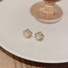 Golden Star Bloom Pearl Stud Earrings