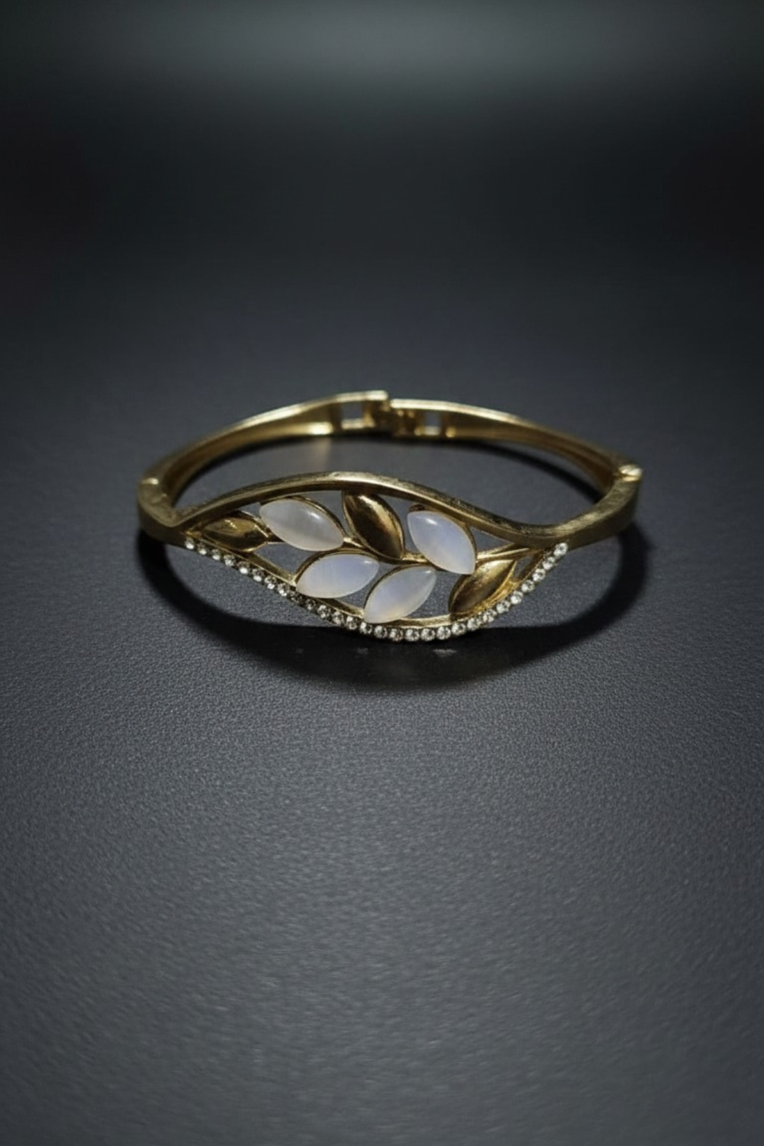 Golden Leaf Mother-of-Pearl Crystal Bracelet