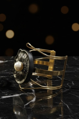 Aurora Pearl Sculpted Bangle