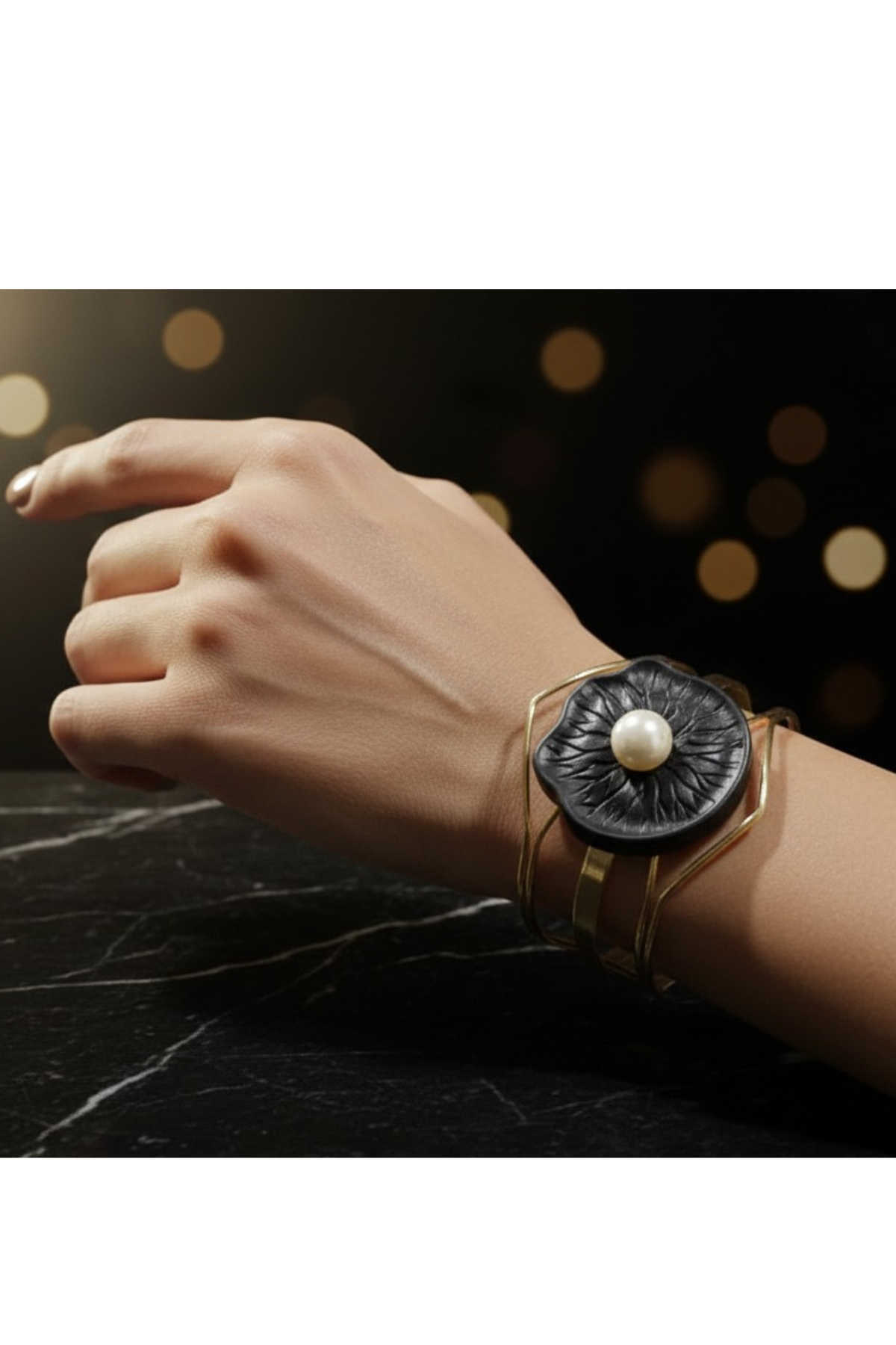 Aurora Pearl Sculpted Bangle