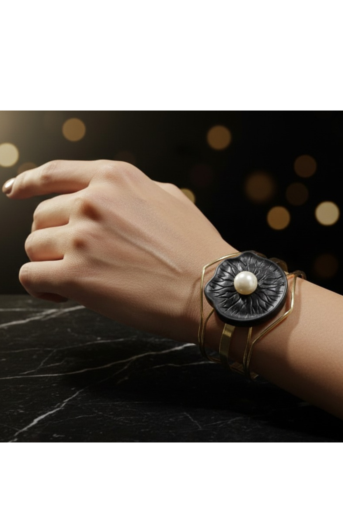 Aurora Pearl Sculpted Bangle