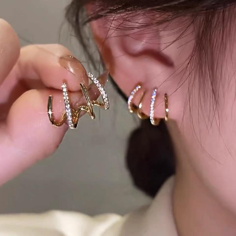 Women's Diamond Stud Earrings Vintage Geometric Four Claw Design for Party Occasions