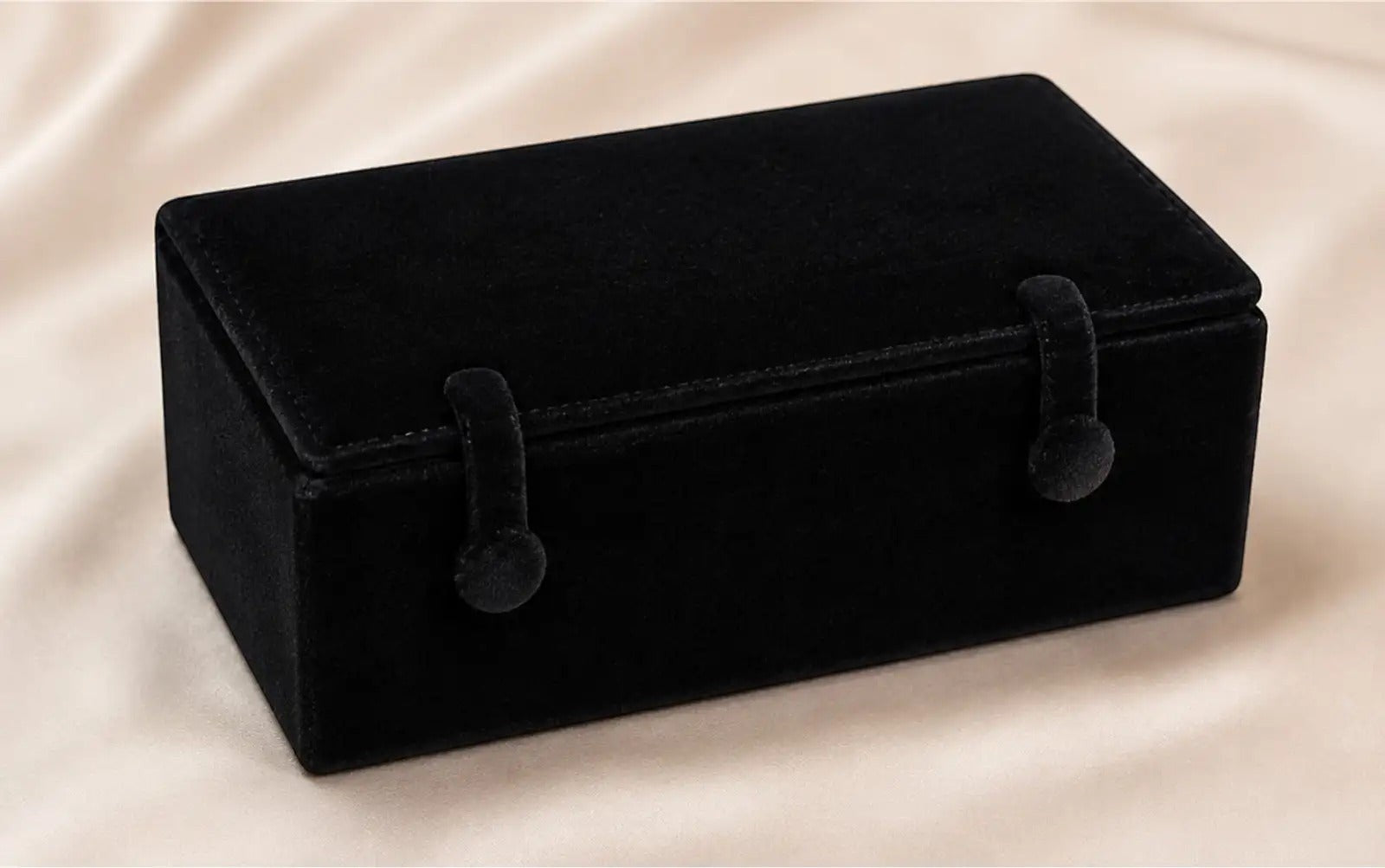 dazzle21 black velvet jewellery storage box for fashion earrings collection on a soft satin background