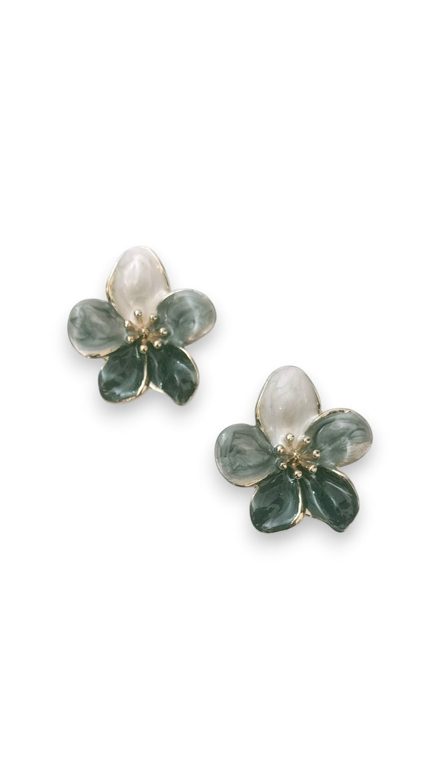 dazzle21 handcrafted floral stud earrings with green and white enamel petals and delicate gold center detailing