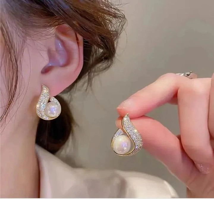 Dazzle21 Western Style Trending Combo Pack of 2 Korean Studs Earrings For Women And Girls Alloy Drops & Danglers, Stud Earring, Earring Set