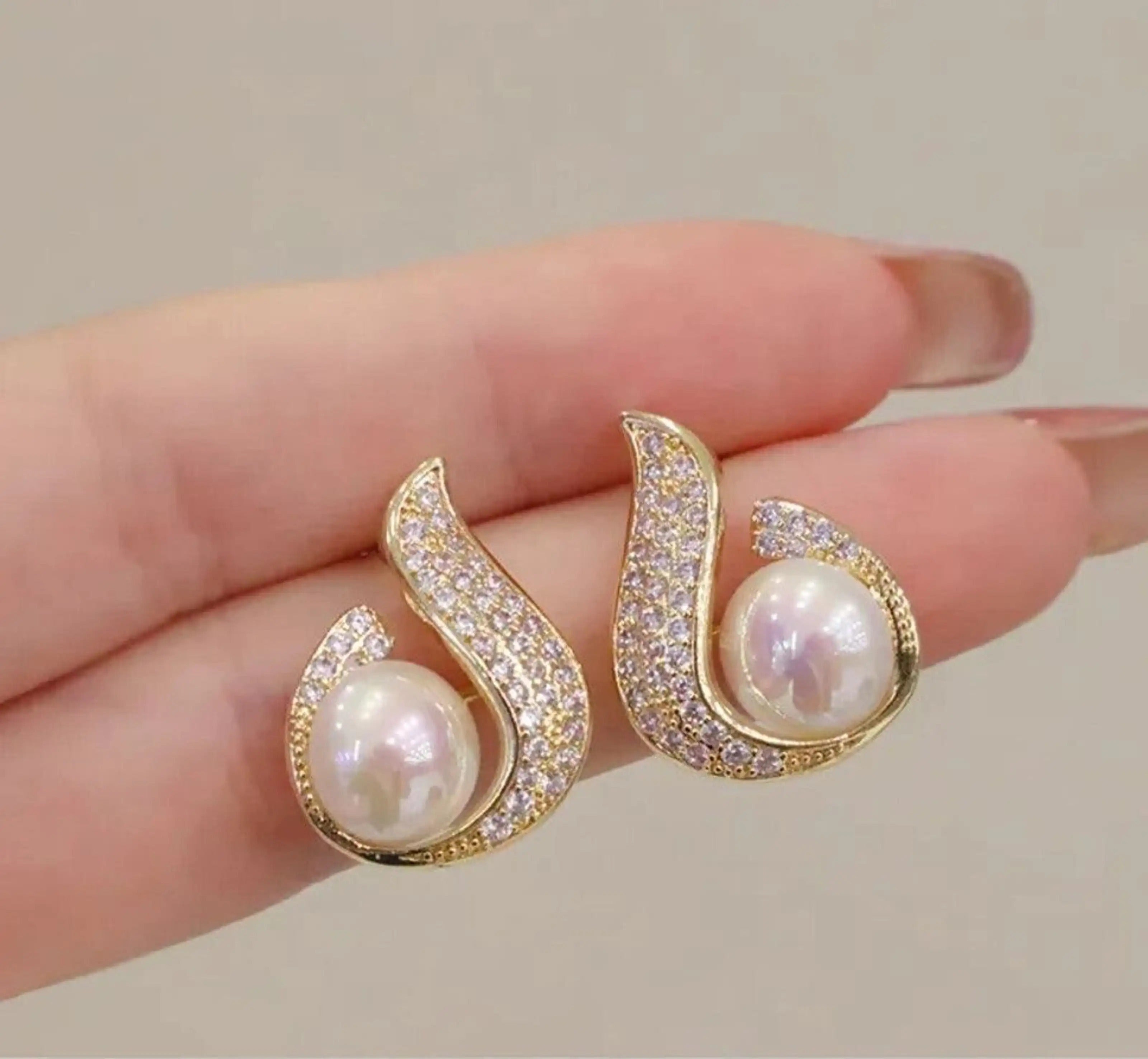 Dazzle21 Western Style Trending Combo Pack of 2 Korean Studs Earrings For Women And Girls Alloy Drops & Danglers, Stud Earring, Earring Set