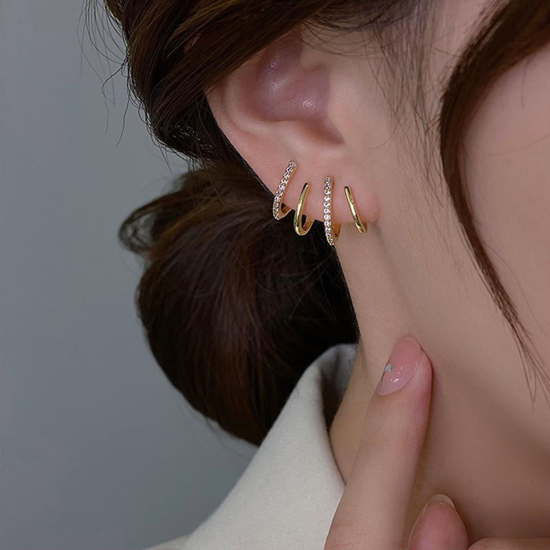 Women's Diamond Stud Earrings Vintage Geometric Four Claw Design for Party Occasions