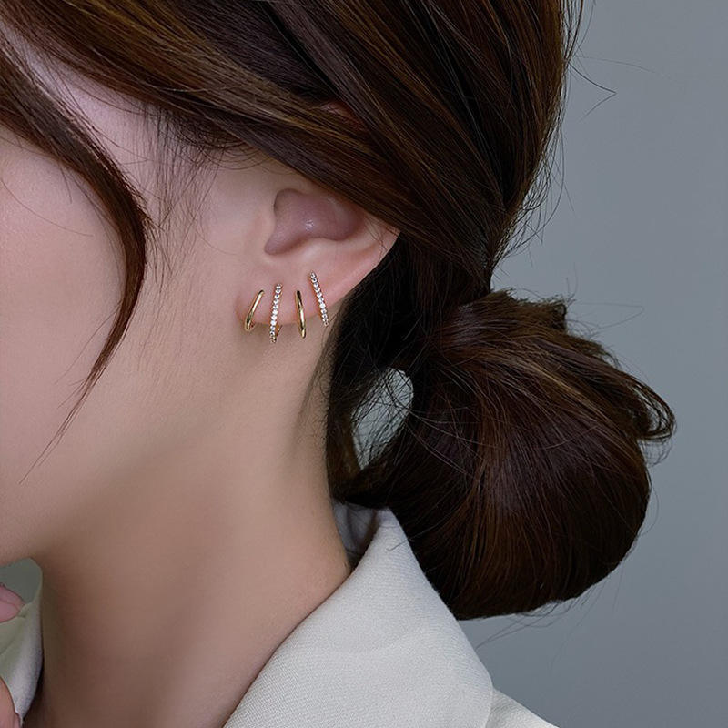 Women's Diamond Stud Earrings Vintage Geometric Four Claw Design for Party Occasions